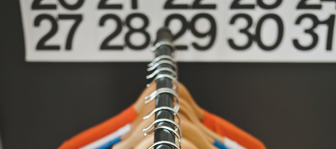 Chemise accrochées à un ceintre